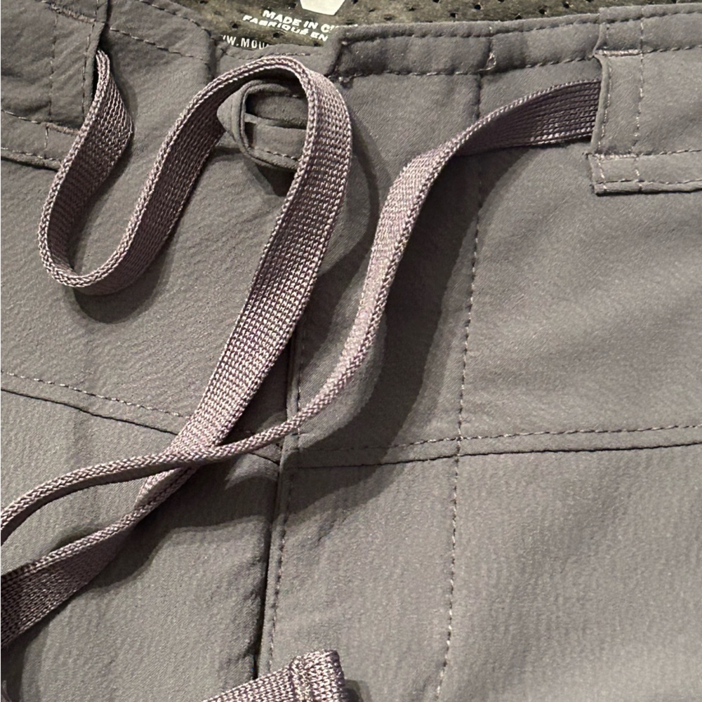 Mountain Hardwear Charcoal Active Shorts - Picture 4 of 9